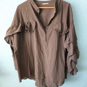 Easel long ruffled sleeve 100% cotton half button collar